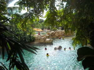 lazy river discovery cove